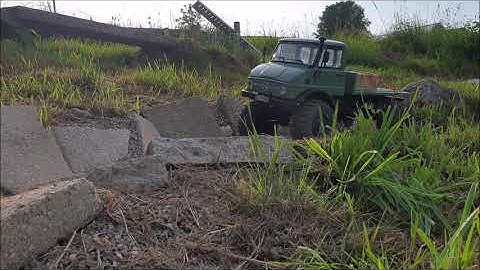 Unimog 406 on MST CFX W Testdrive