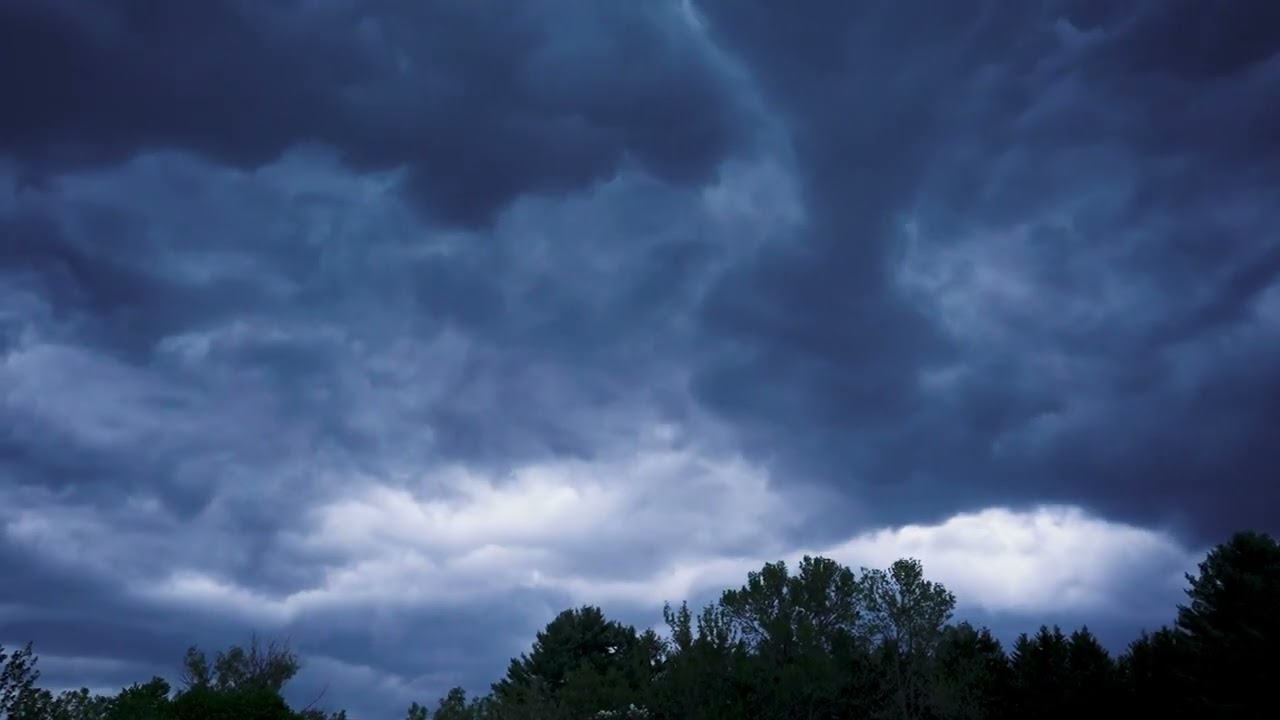 Distant Thunderstorm auf YouTube ansehen Distant Thunderstorm auf YouTube ansehen