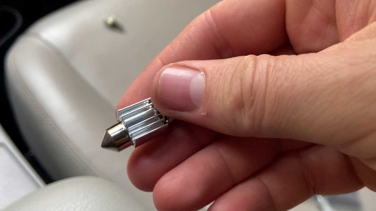 Trocando lâmpadas originais internas do Corolla por lâmpadas de led do Aliexpress!!!