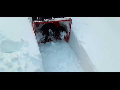Video: Waar is die verstikking op 'n werfmasjien sneeublaser?