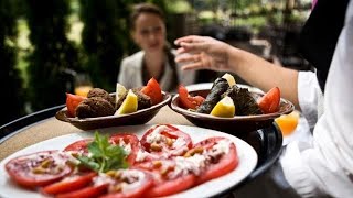 CDC reviews leading causes of illness outbreaks at restaurants