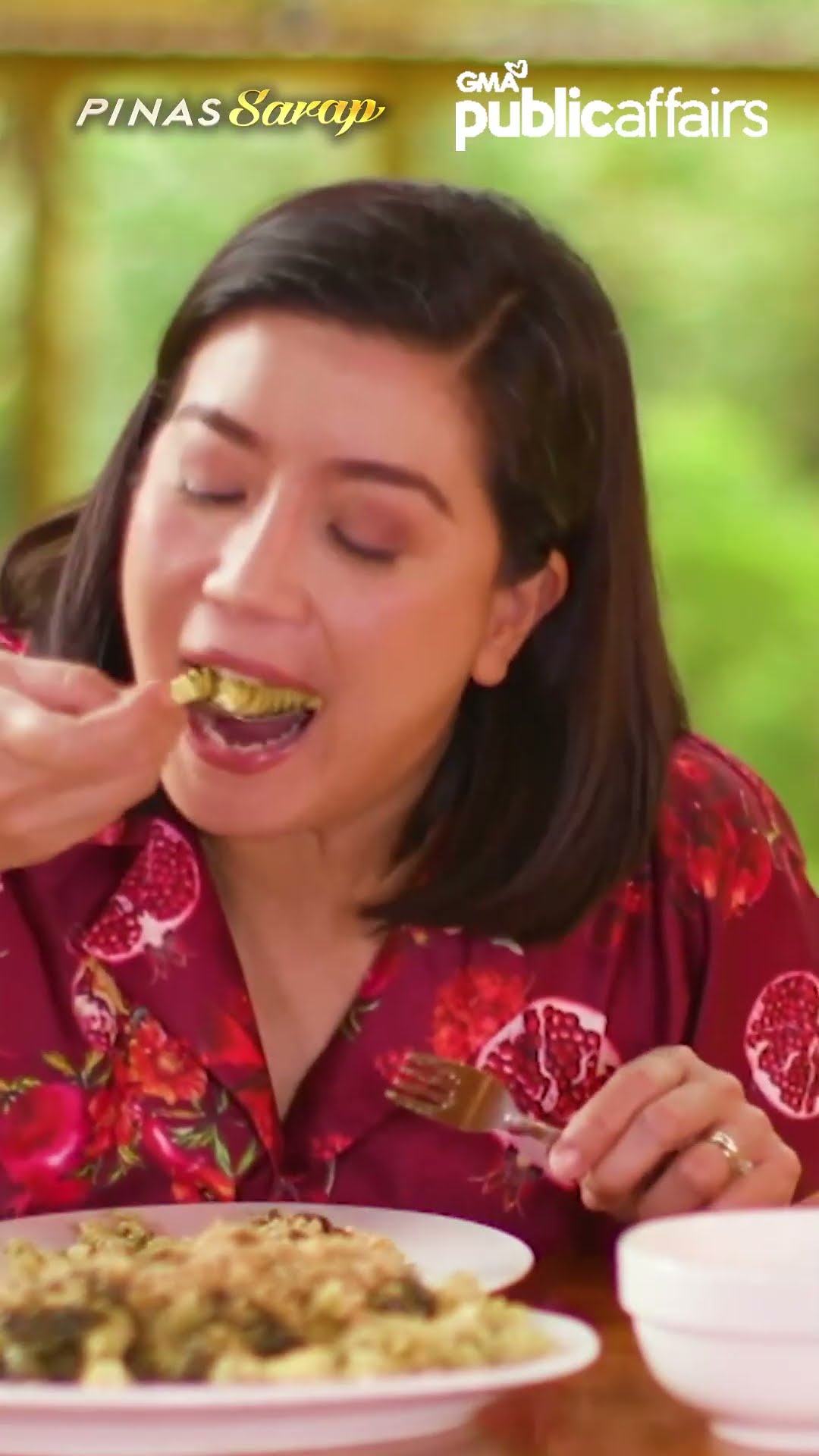 Laing pasta with crushed pili nuts, tinikman ni Kara David! #shorts | Pinas Sarap