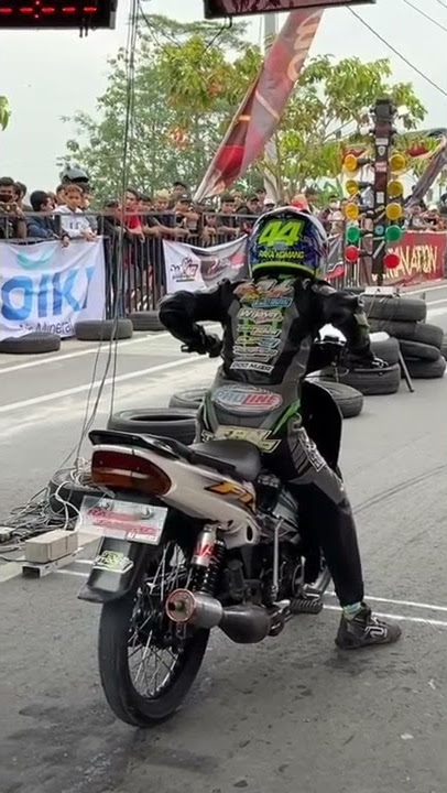 DETIK DETIK RAKA KOMANG JUARA F1ZR SUNMORI DRAG BIKE CARUBAN