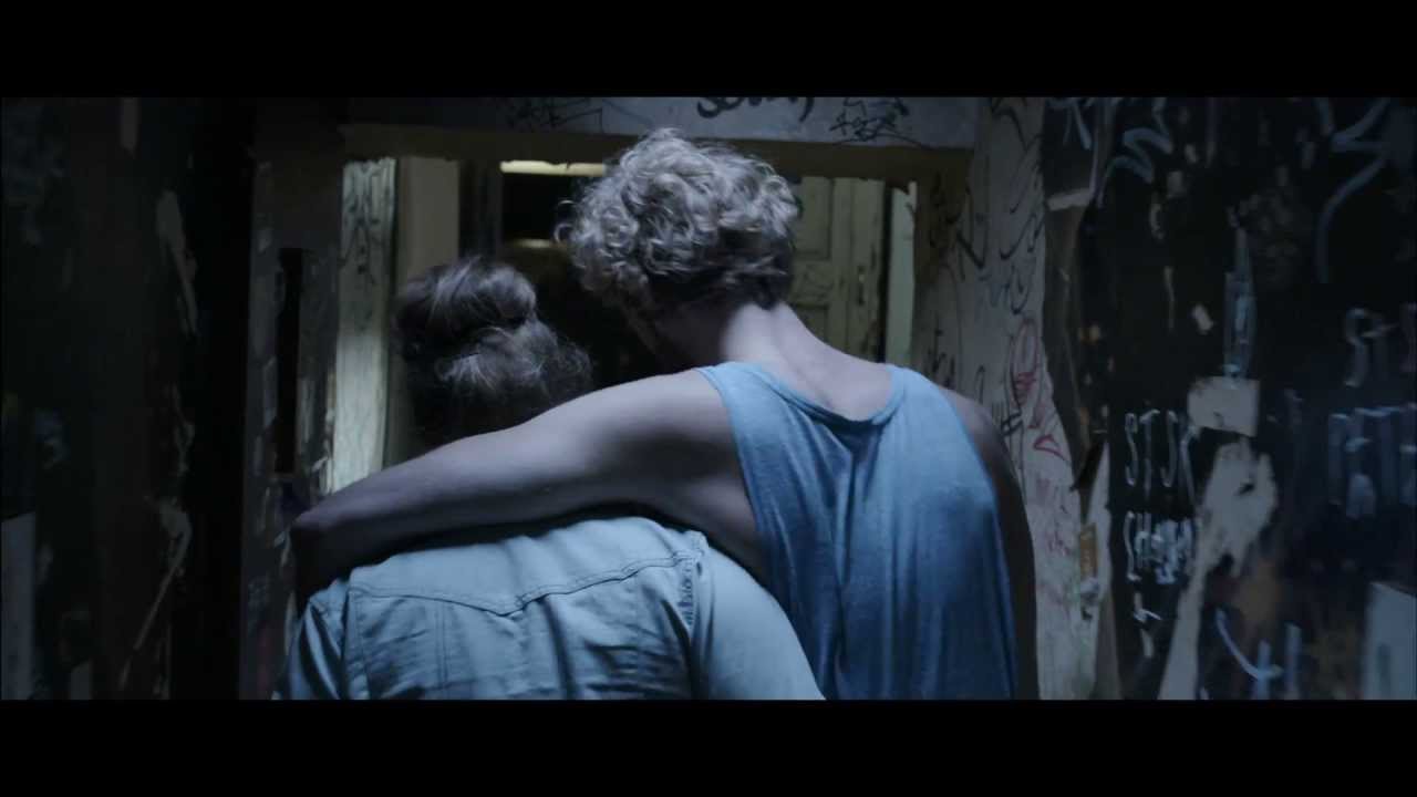 ROBB - BEYOND (Official Music Video) bekijken op YouTube ROBB - BEYOND (Official Music Video) bekijken op YouTube