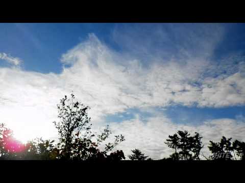 三重雲に一瞬22°ハロ（120倍速）