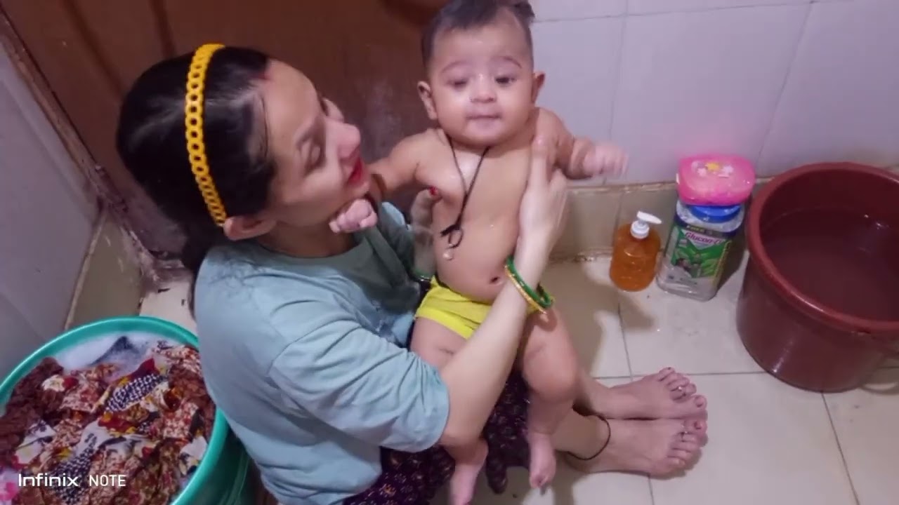 4MONTH BABY DAILY BATHING || BABY BATHING VLOG😀|| BABY DAILY ROUTINE VLOG😍