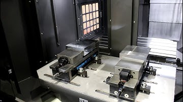 Kitamura Mycenter-3020G "Sparkchanger" with high speed 180 degree rotating pallet change system