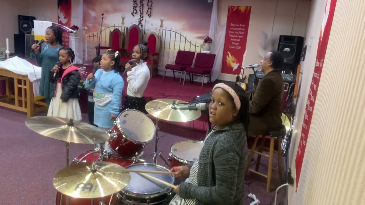 Sunday Morning Service @ Community Church Of God Church Pastor Tyrone Hughes Gives A Word 3/1/26  V1