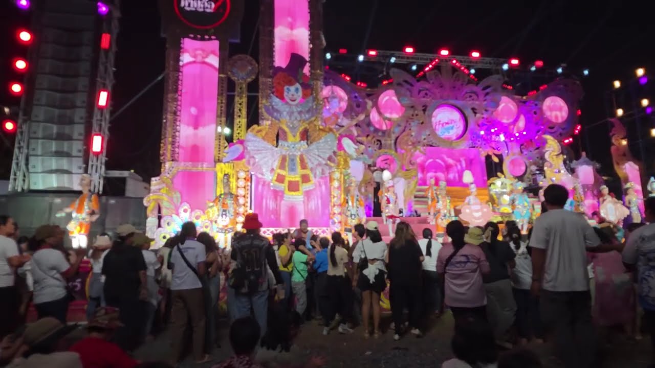 สุดยอด fcปะทะหมอลำ ใครเอวดีกว่ากัน🕺🕺#สาวน้อยเพชรบ้านแพง #สาวน้อยลำเพลินshow 