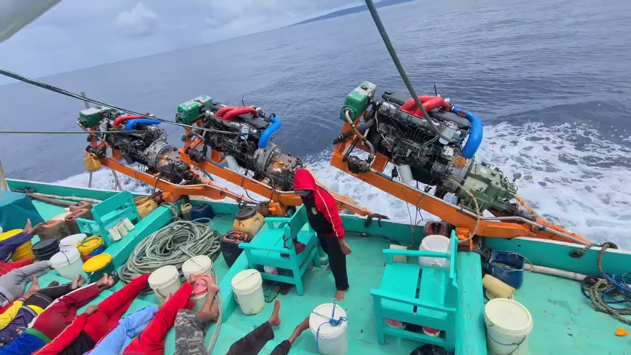 Pakai TIGA UNIT MESIN Fuso Kapal Laut Baru Bintang Sonar []Nelayan Muncar Banyuwangi