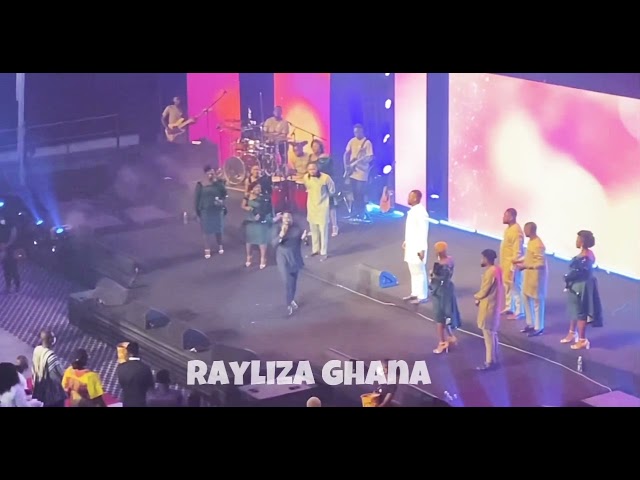 Pastor Isaiah Fosu-Kwakye Jnr. ministering powerfully at Joe Mettle’s Praise Reloaded, 2021