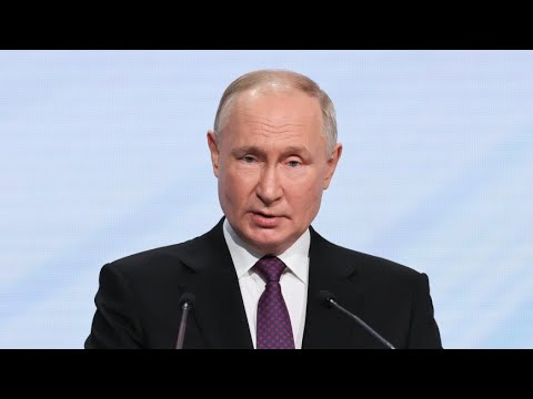 Путин заявил, что правительство продолжит поддерживать многодетные семьи