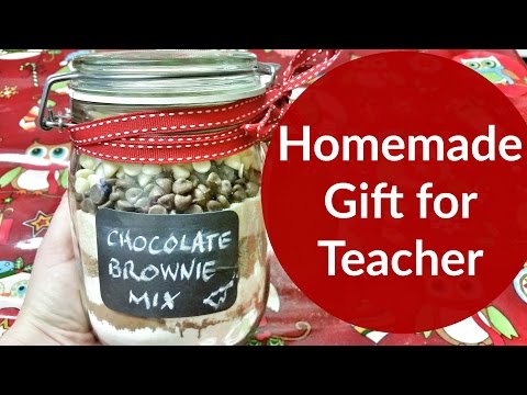 TEACHER GIFT FOR CHRISTMAS | BROWNIE MIX IN A JAR