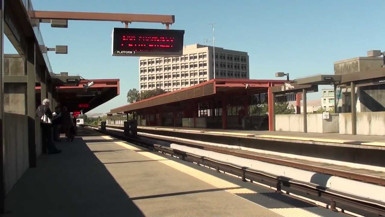 San Francisco/24th Street Train Arriving at Walnut Creek BART (HD) YouTube