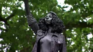 Statue of BLM protester removed after one day Resimi