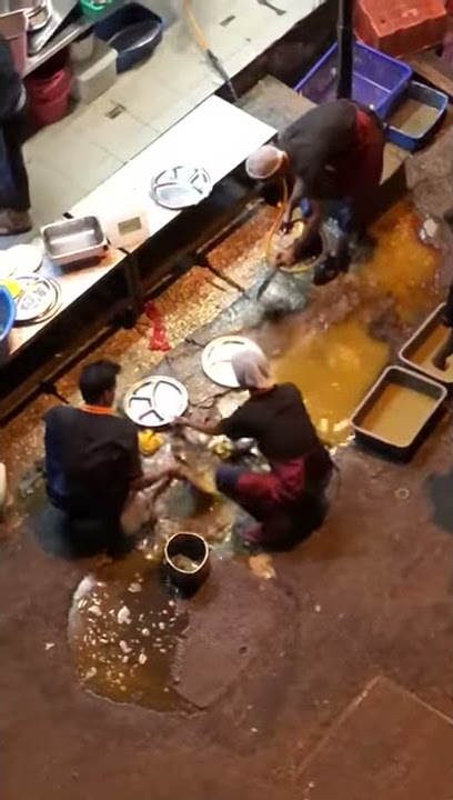 Mari lihat betapa kotornya cara mamak ni basuh pinggan