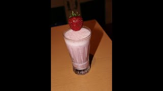 Клубничный милкшейк / Çiyələkli milkshake / Çilekli milkshake / Strawberry milkshake