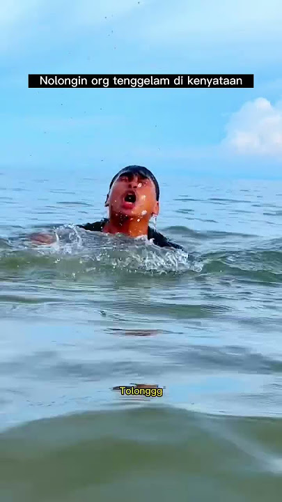 Nolong orang tenggelam