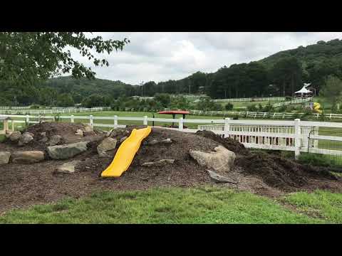 Brook Hollow Farm in  Boonton, NJ. ერთ-ერთი ბავშვებისთვის გასართობი ფერმა ნიუ ჯერსიში.