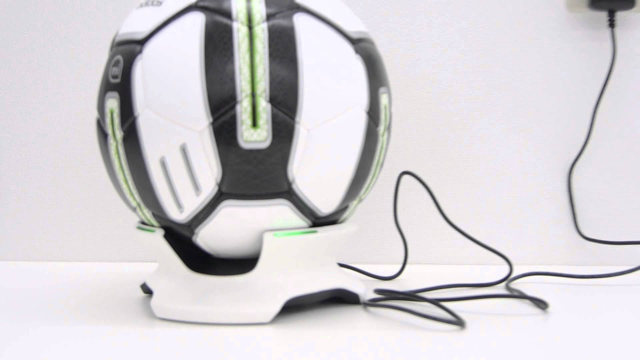 ボールのスピード 回転数 軌道 キックポイントなどを計測可能なスマートサッカーボール Micoach Smart Ball を使ってより良いキックを目指してみた Gigazine ボールのスピード 回転数 軌道 キックポイントなどを計測可能なスマートサッカーボール Micoach Smart Ball を使ってより良いキックを目指してみた Gigazine