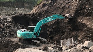 Extreme Sand Mining Under High Cliffs using a Hydraulic Excavator, Daily Mining Movie