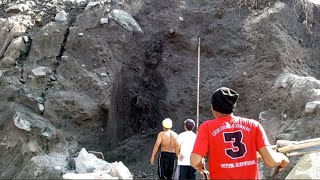 The Danger Of Large Rocks On The Lower Cliffs Often Landslides