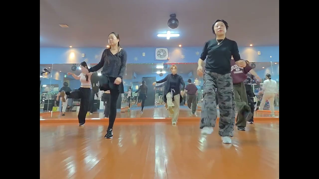 Come on and dance#복고로빅#몸풀이#근력#순발력#지구력#집중력