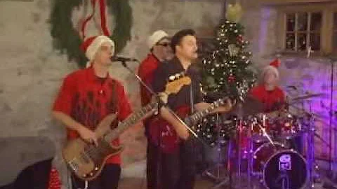Kelly MacIntyre's Holiday Hit Everything I Need Th...