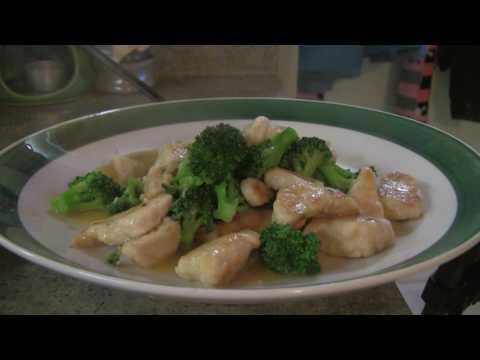 FOOD VLOG - 02 - Lemon Chicken and Broccoli Saute