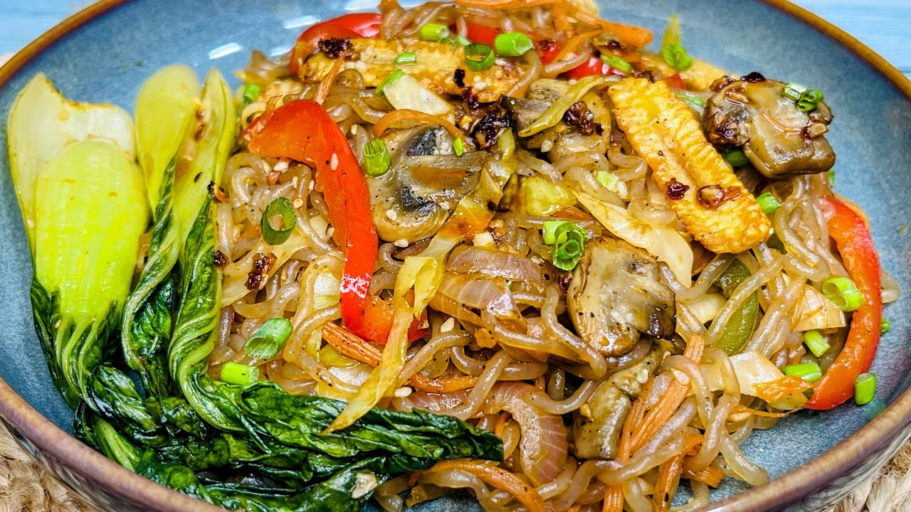 Рецепт низкоуглеводной кето-лапши ширатаки | Рецепт полезной лапши, обжаренной в воке