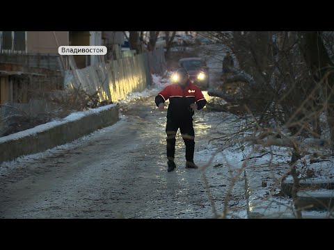 Каток на улицах Владивостока. Когда пешеходам станет легче?