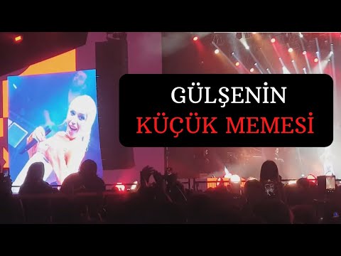 During the Gülşen Live Concert, she corrected her small breasts in a bra