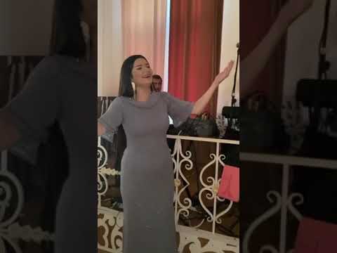 Мая Алимутаева . ЖИВОЙ ГОЛОС . Когда отключили свет на свадьбе в зале 😱