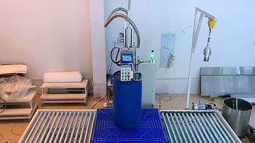 Single Head Weighing Filling Machine with pneumatic capper,200L bucket filler remplisseur de seau