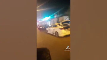 когда птица живая она есть муравьёв а когда умирает его будут есть муравьи
