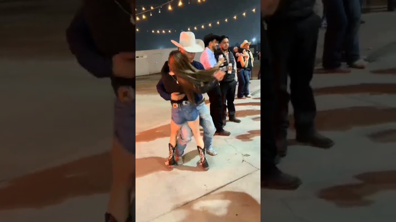 CONBINANDO PASOS CON @esme.ruby 🔥🤩 y @Conjunto Nuevo Amanecer 🔥🔥 #huapango #quebradita #banda #baile