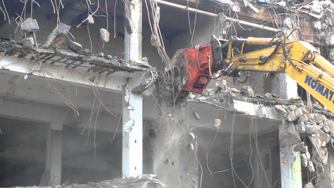 NPK U45JR Concrete Pulverizer - Commercial Demolition of a Building