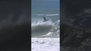 Gabriel Medina consegue AÉREO ABSURDO em Portugal! #shorts