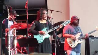 Alabama Shakes - Always Alright (BlackBerry Keep Moving Experience, w/ Alicia Keys, Maria Gadu)