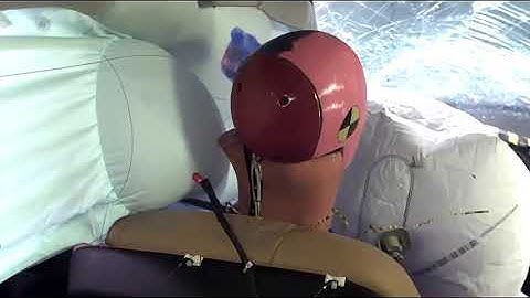 2016 Volvo XC90 small overlap IIHS crash test