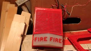 Edwards 895B-201 Horn Strobe on 2 dying 9V batteries