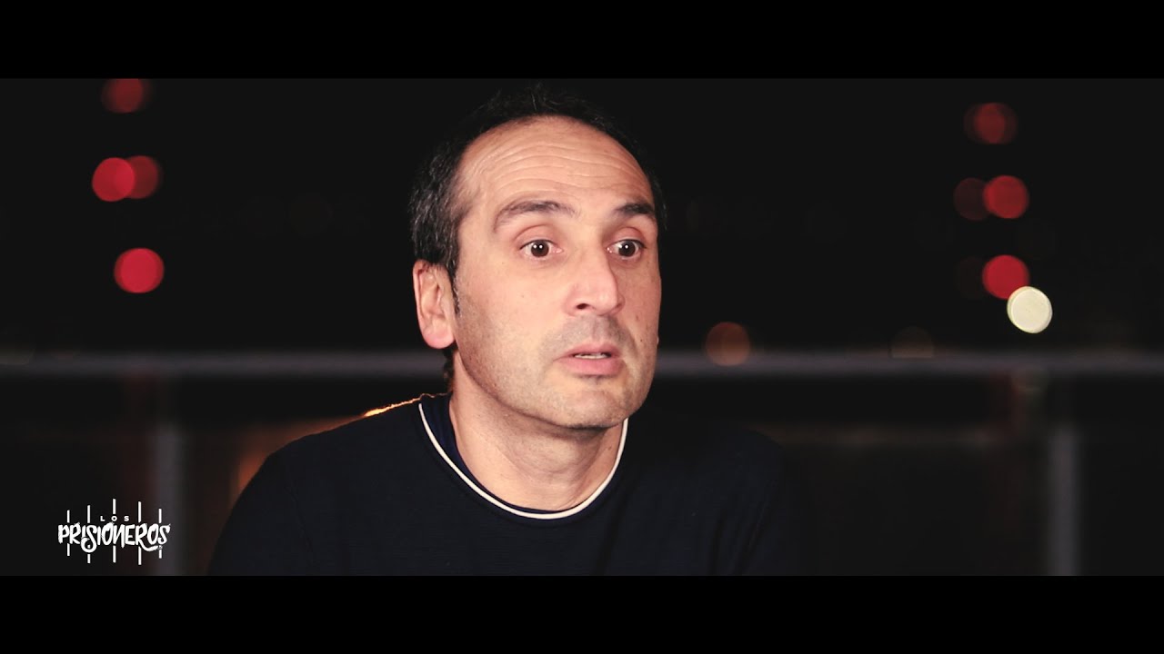 Documental 'Desde la Jaula'  [ Cara a cara de Ángel Subiela con los componentes de la comparsa ]