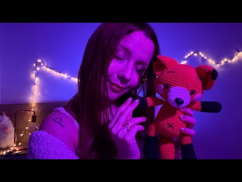 ASMR- VOCÊ VEIO DORMIR NA MINHA CASA E EU VOU TE FAZER COMPANHIA