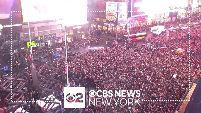 Pop Up Shakira Concert Held In Times Square