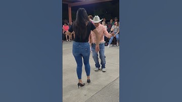 Anita y Gonzalo bailando en Palmview #baile #dance #fy #parati #cumbia #trending #bailando