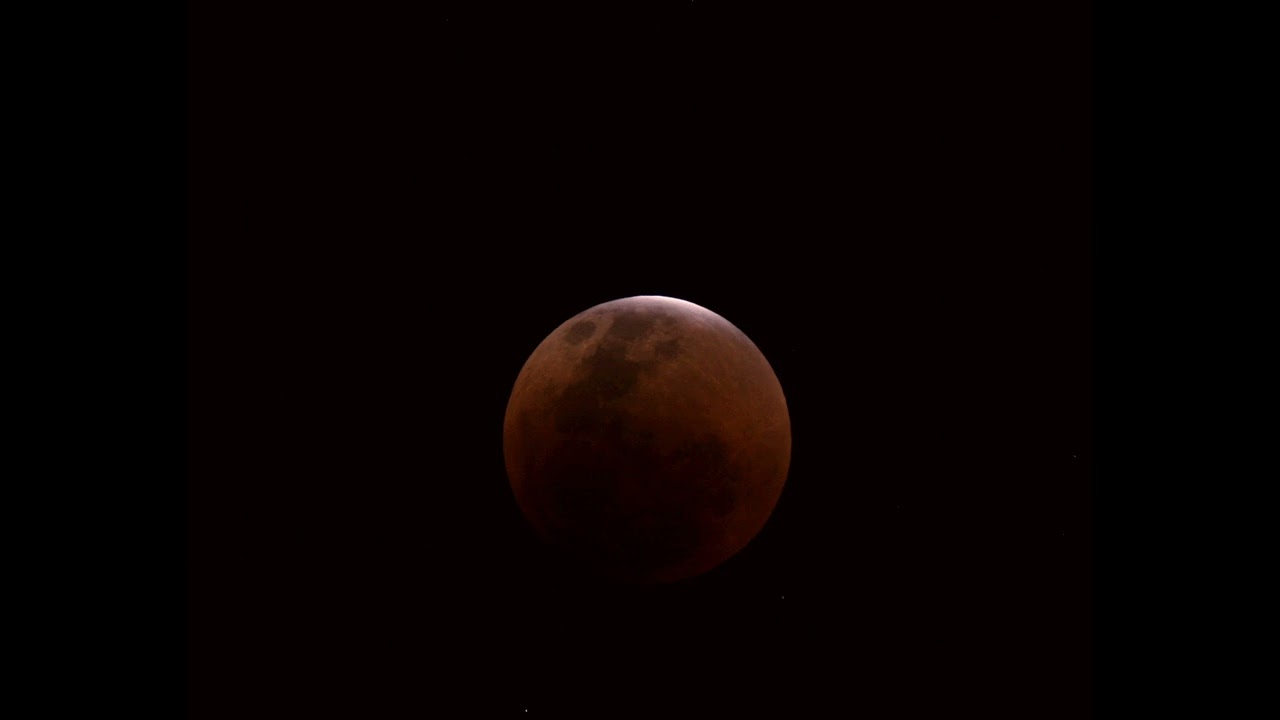 Lunar Eclipse 2022 - Final Minutes Before Totality