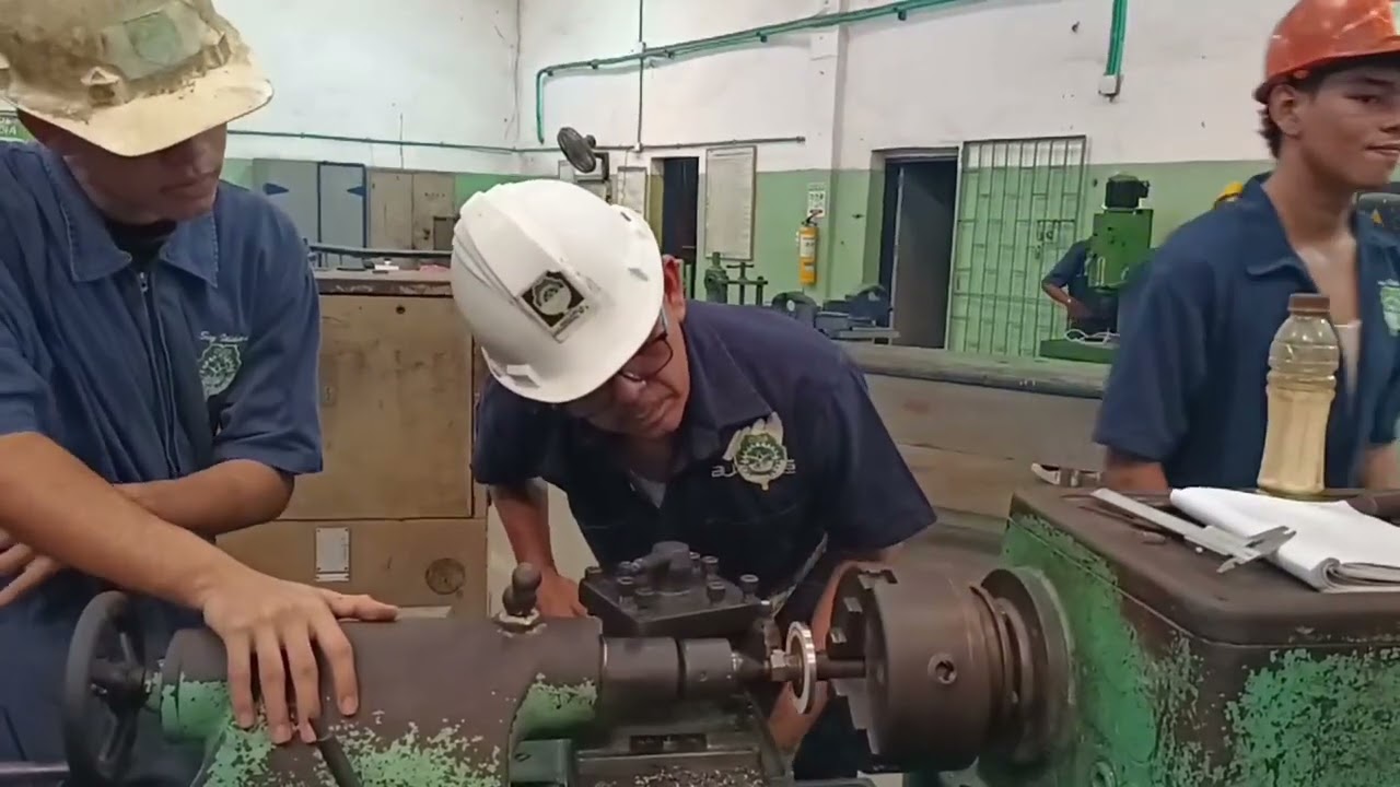 FRESADO DE ENGRANAJES PARA CADENAS DE RODILLOS EQUIDISTANTES