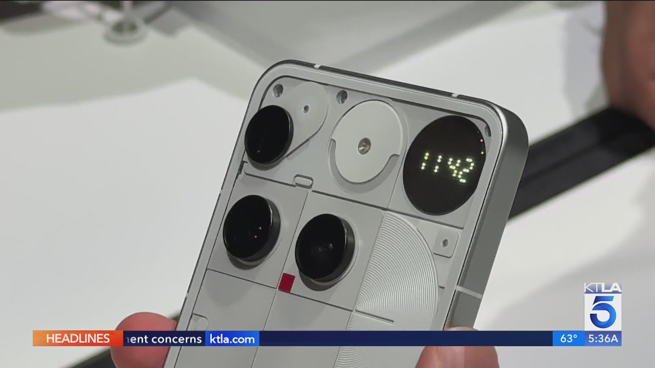 Meet the phone that’s trying to break the big tech mold! - YouTube