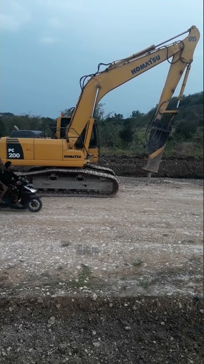 pekerja proyek pembuatan jalan di gunung #shorts #proyek #proyekjalan  #pekerjaan #pekerjaindonesia