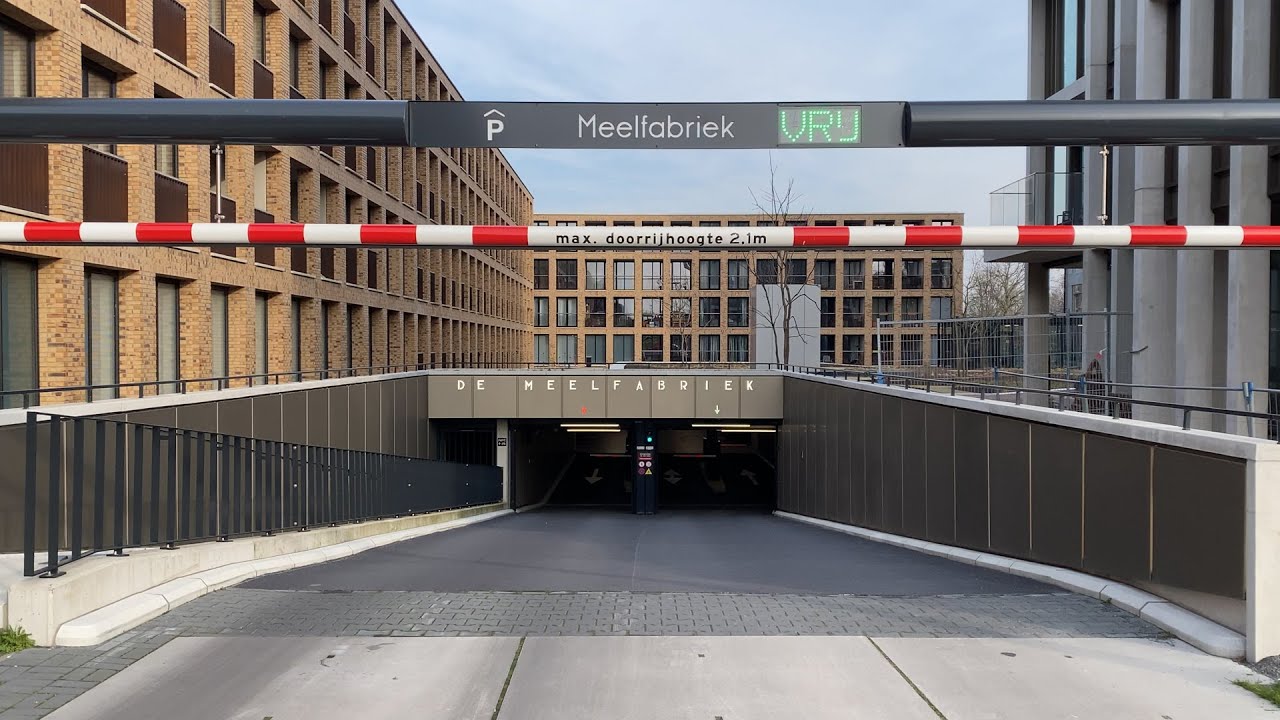 Bouw Silotoren op het terrein van De Meelfabriek in Leiden 